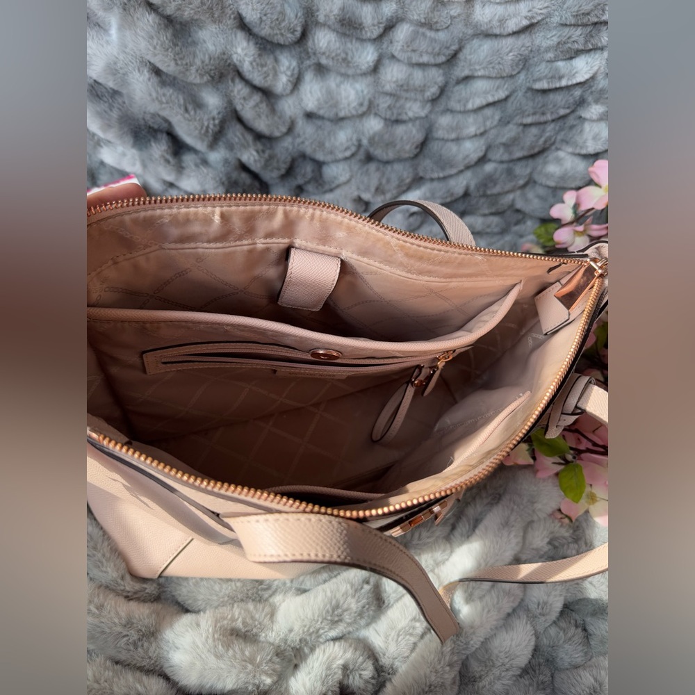 Pink MK purse w/ straps - Picture 7 of 10